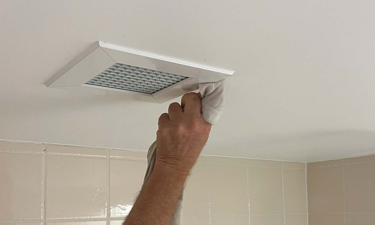 cleaning-duct-work-apartment-building