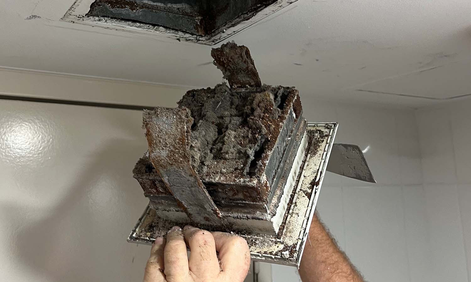 removing-build-up-duct-cleaning
